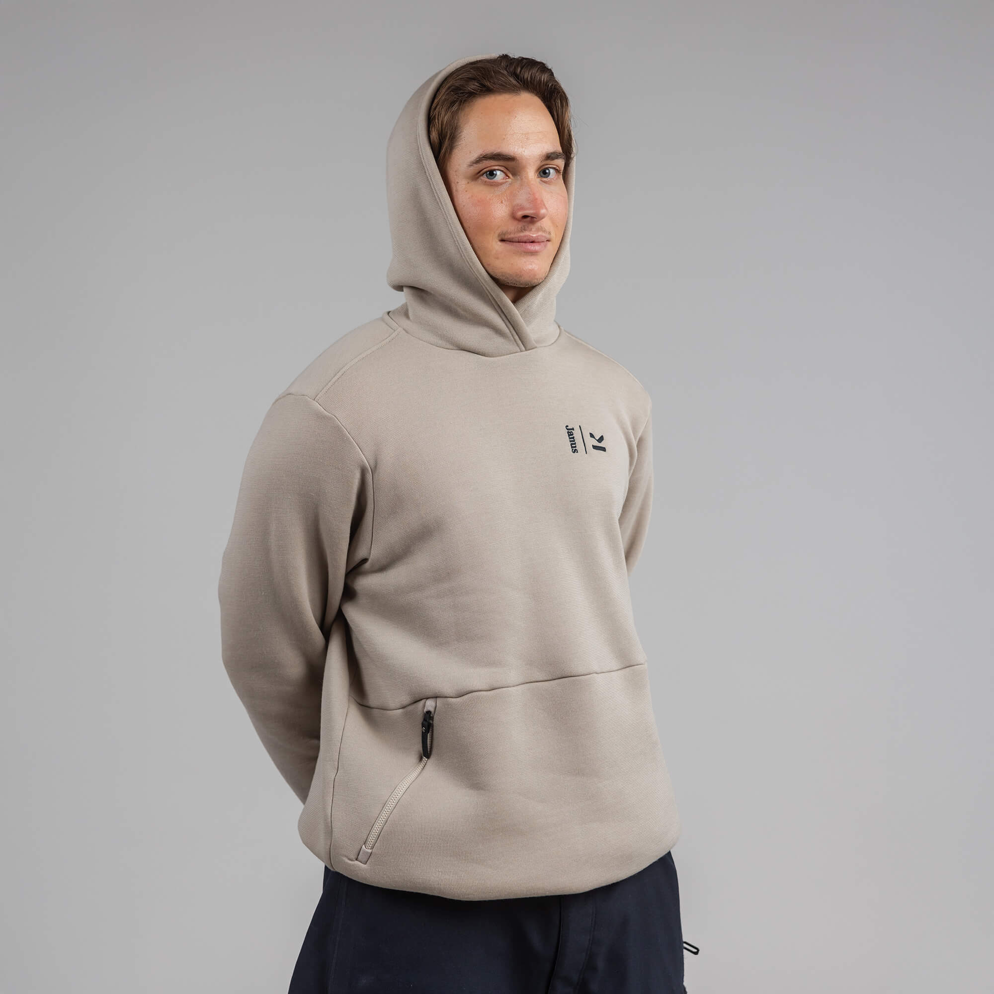 Janus x Kleveland ullfleece hettegenser til herre, farge beige