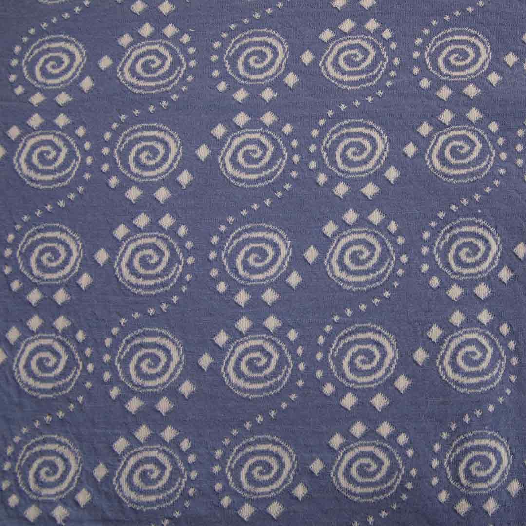 Ull på rull stoff med mønster i farge blå